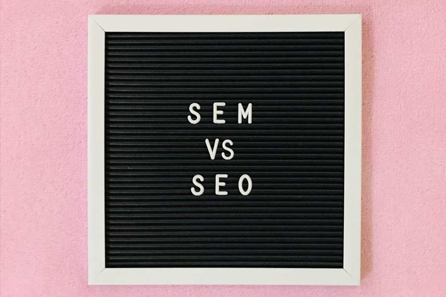 Hvad er forskellen på SEO og SEM?